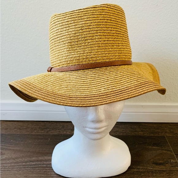 Vince Camuto hat - Picture 2 of 9